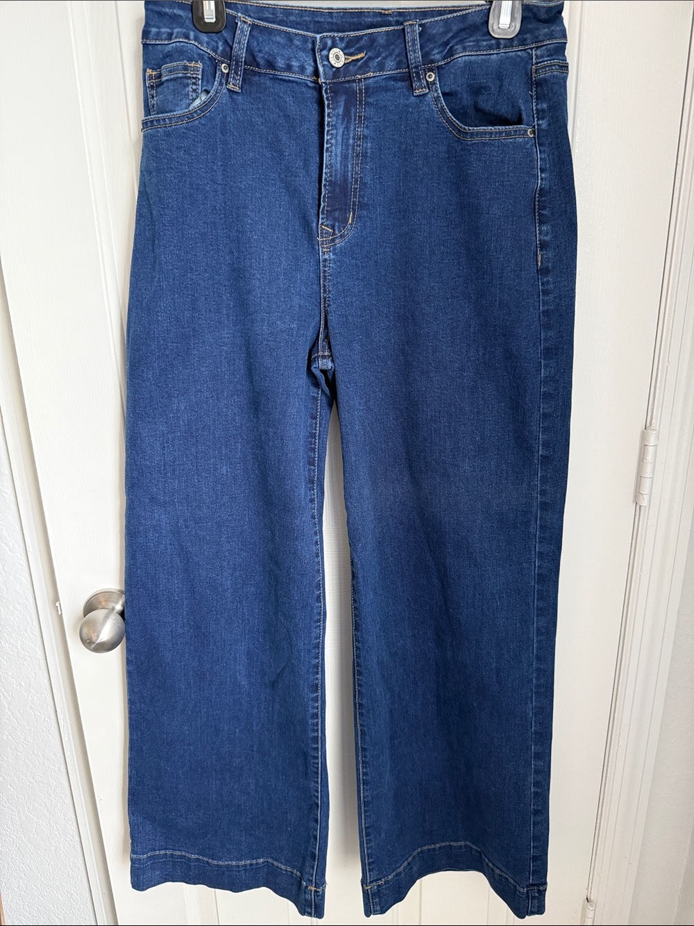 Dojo too Classic Wide-Leg Dark Blue Denim Jeans. Worn for 2 hrs only